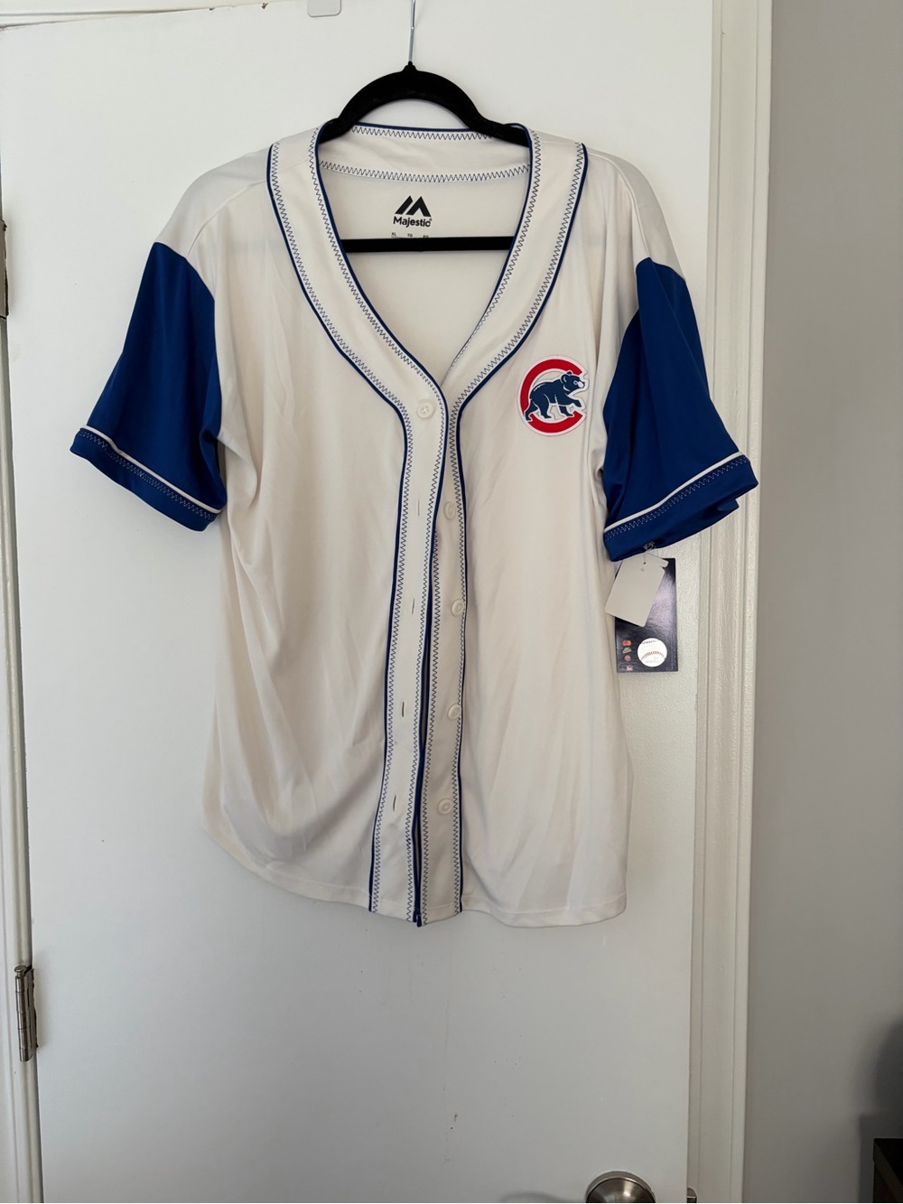 Majestic White and Black Logo Athletic Jersey — XL